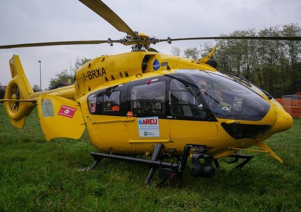 Castello Cabiaglio - Pogotowie lotnicze i karetki pogotowia w Castello Cabiaglio w związku z wypadnięciem pojazdu z drogi - - Varese News
