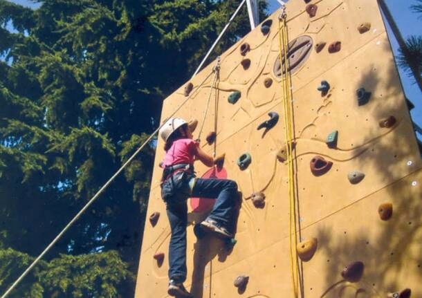 Montagna - Arrampicata su parete e su alberi per festeggiare gli 80 anni del Cai di Castellanza - Archivio - Varese News