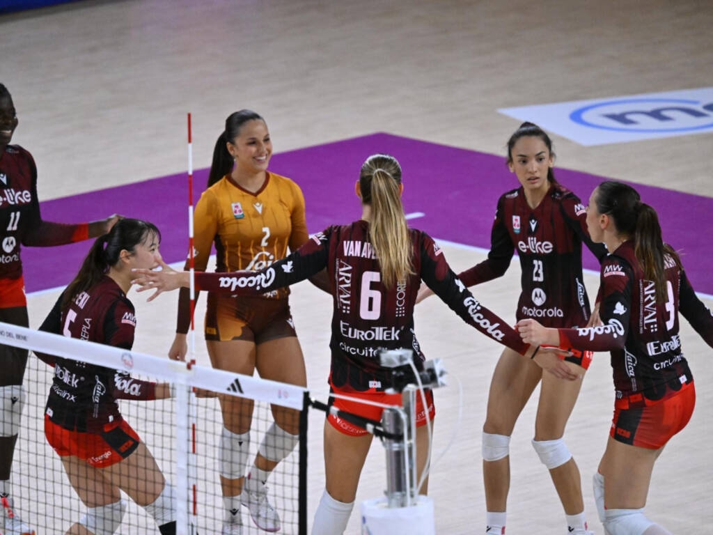 Florence - Eurotek Laica UYBA, battue honorablement à Florence : Scandicci l'emporte 3-1 - Varese News