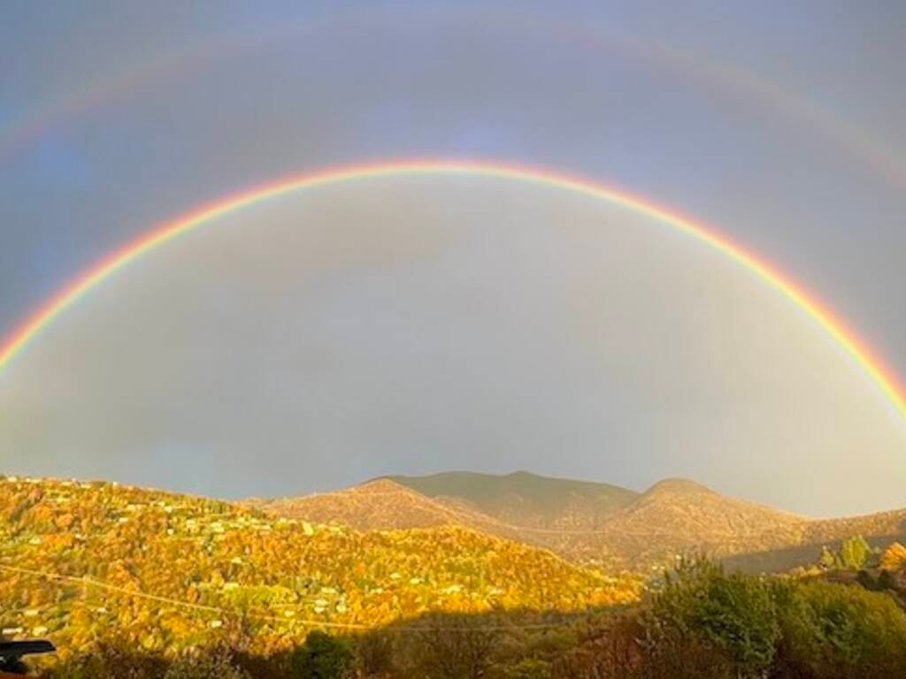 Varese - Doppio arcobaleno comparso in cielo dopo la pioggia -  - Varese News