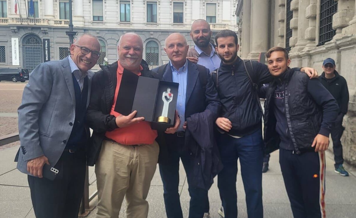 Los Ángeles de la Ciudad reciben el Oscar por su amabilidad con Simone Feder