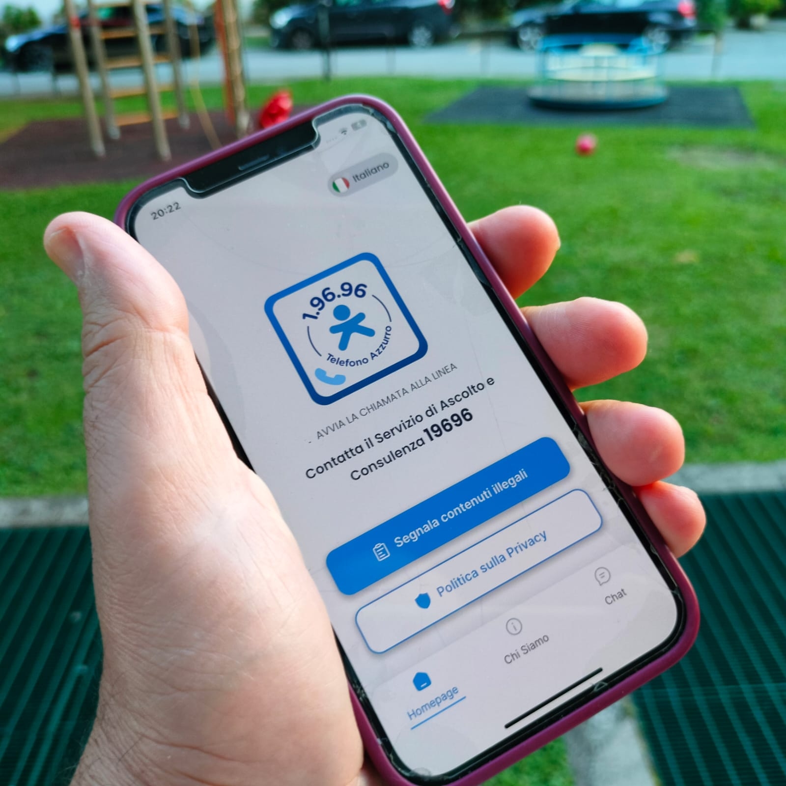 Internet, twee Telefono Azzurro-apps om tieners te beschermen. Zelfs op vakantie.