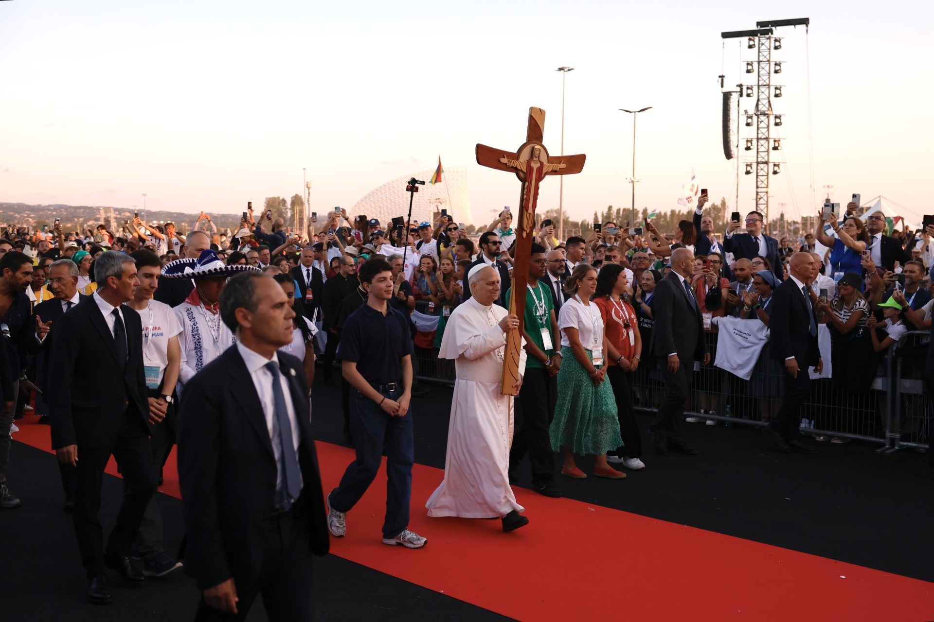 Wolontariusze Misericordie opiekują się młodzieżą w Jubileuszu