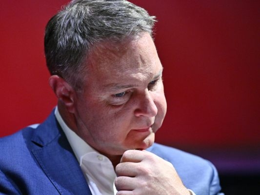 Babler quiere una solución europea para el límite de edad en las redes sociales