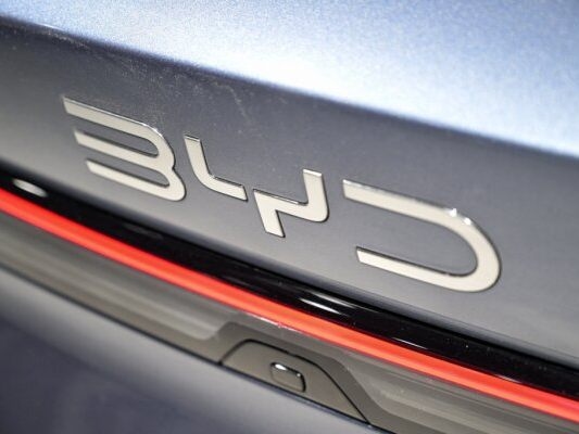 E-car tariffs: China delivers more plug-in hybrids to Europe
