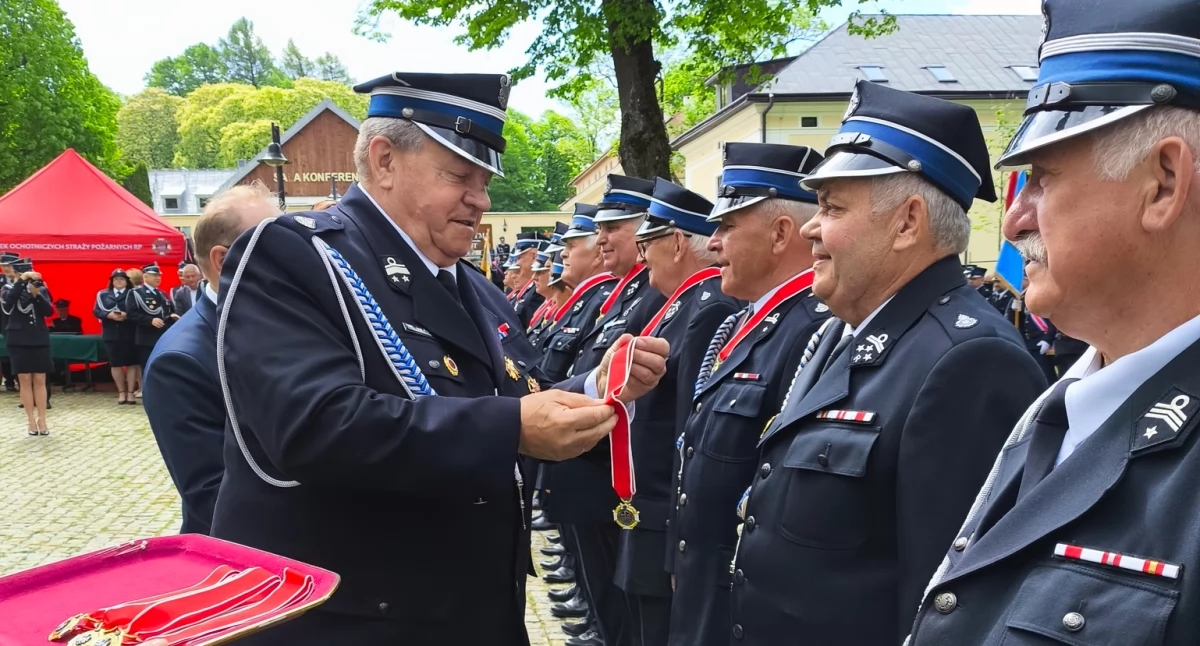 De brandweer stond aan de voeten van Onze Lieve Vrouw van Kalwaria