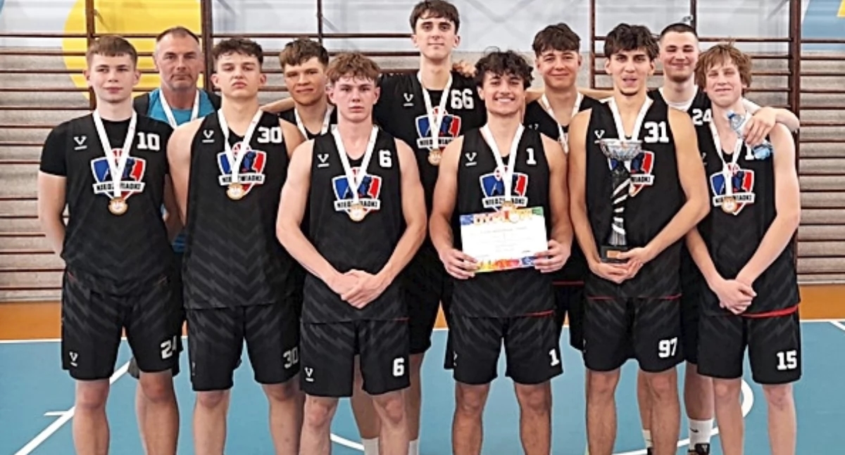 Hier kunt u de onze zien! Medailles in basketbal, handbal, zwemmen [FOTO'S]
