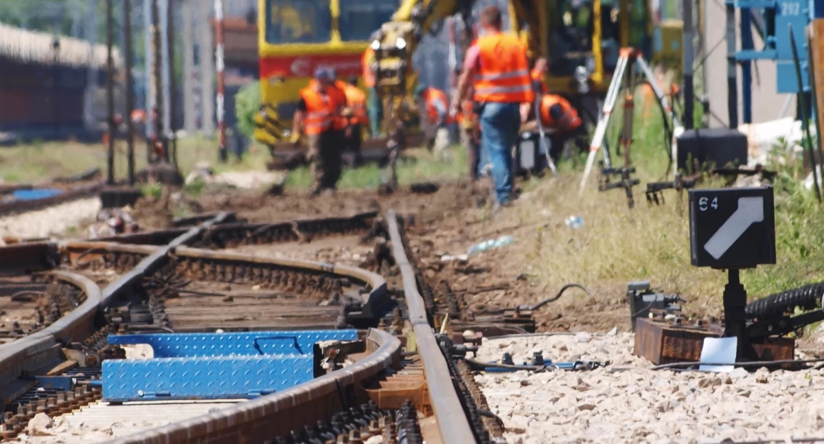 An investment that will shorten the time of rail travel