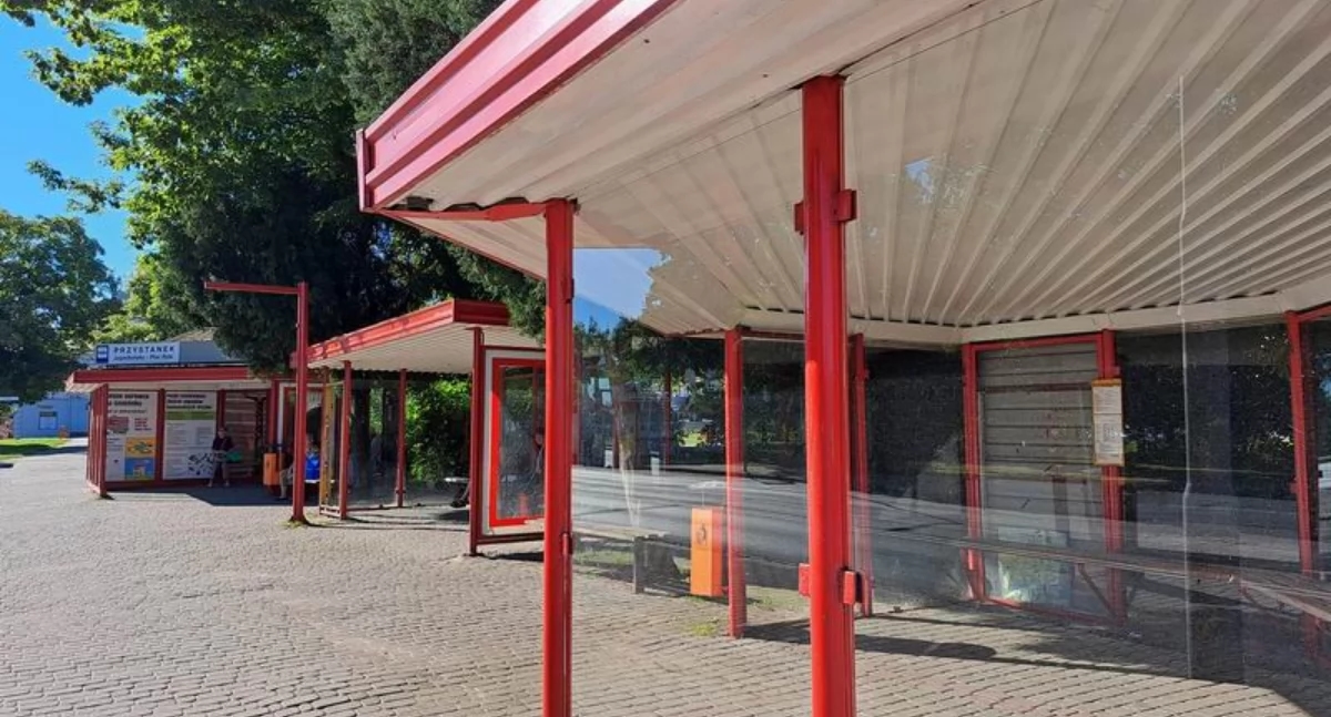Inwoners vragen naar nieuwe haltes, de stad praat al twee jaar over plannen. Helaas zijn deze niet gerealiseerd [FOTO'S]
