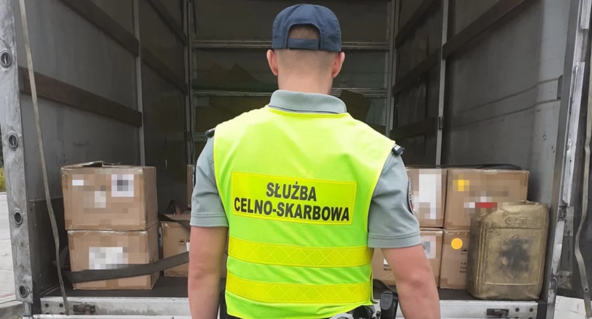 Er werden bijna 6.000 wegwerp-e-sigaretten in beslag genomen.