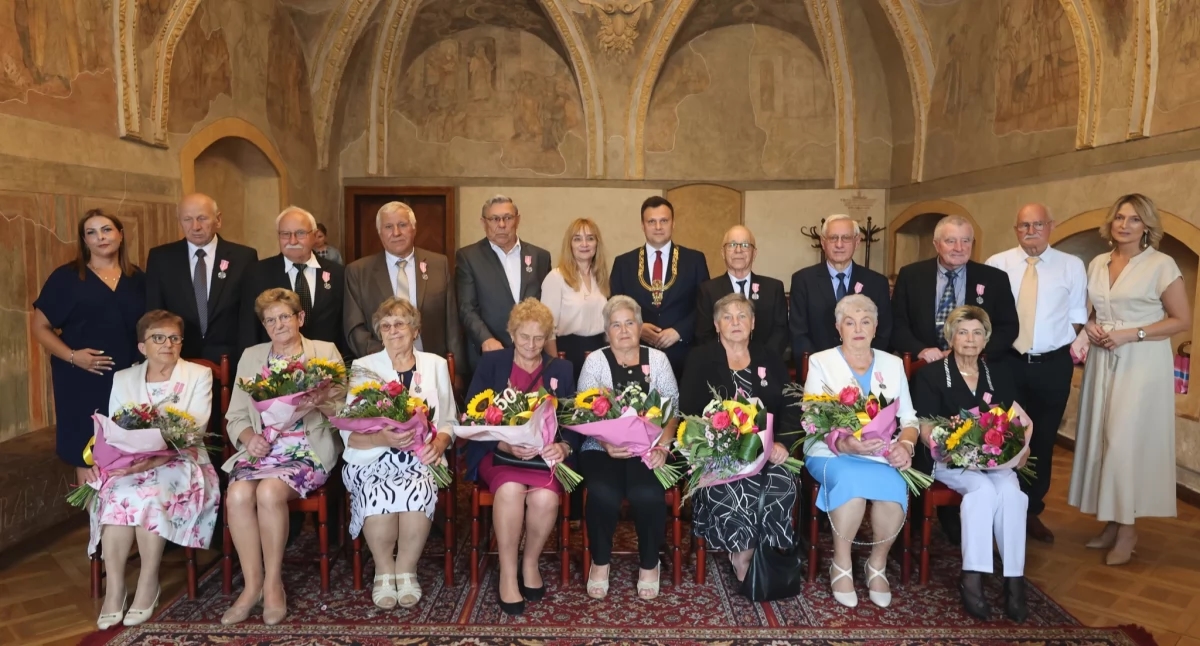 "Gouden Bruiloft" van tien echtparen in Jarosław [FOTO'S]