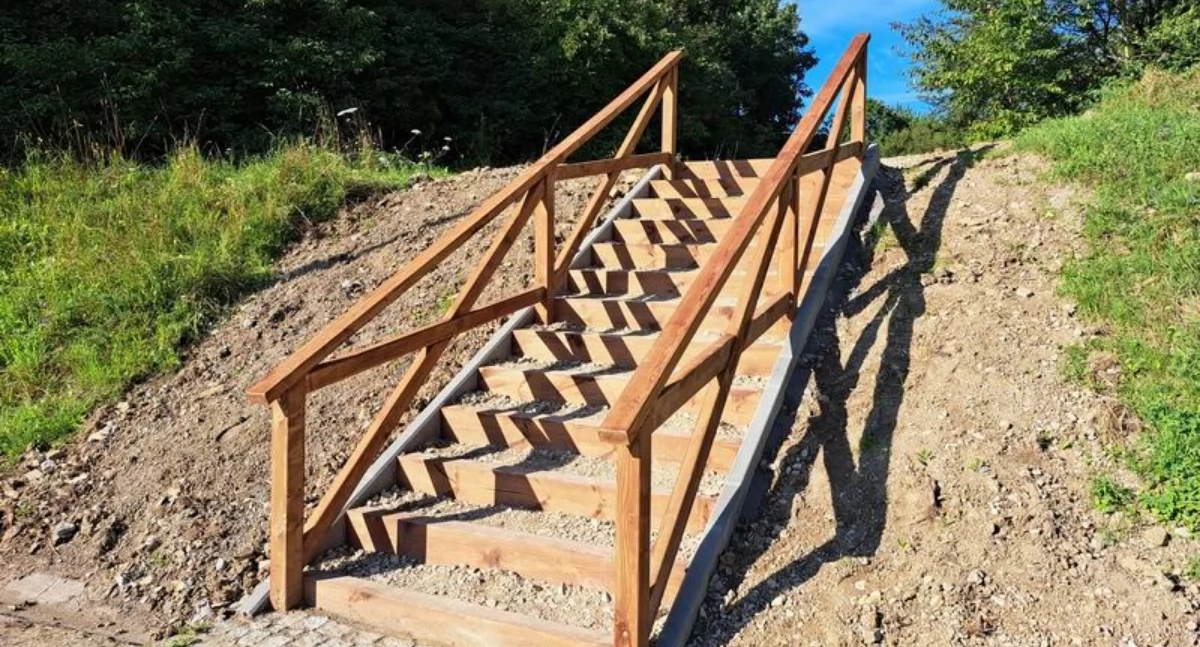 De wandelpaden in Zniesienie hebben hun oude glorie herwonnen. De stad heeft ook een voorlopig idee voor een wijngaard [FOTO'S]