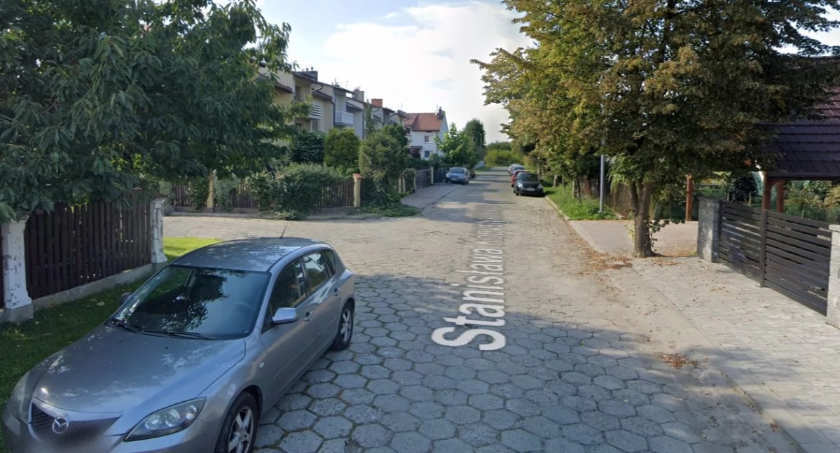 Será que os moradores da Rua Kopystyńskiego verão galerias pluviais e novo pavimento? Não tão cedo.