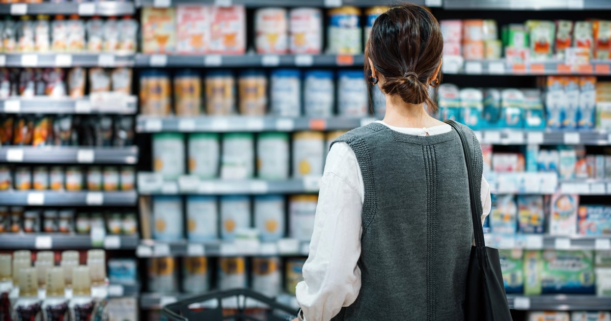 Secondo gli economisti, le tariffe stanno iniziando a colpire consumatori e imprese