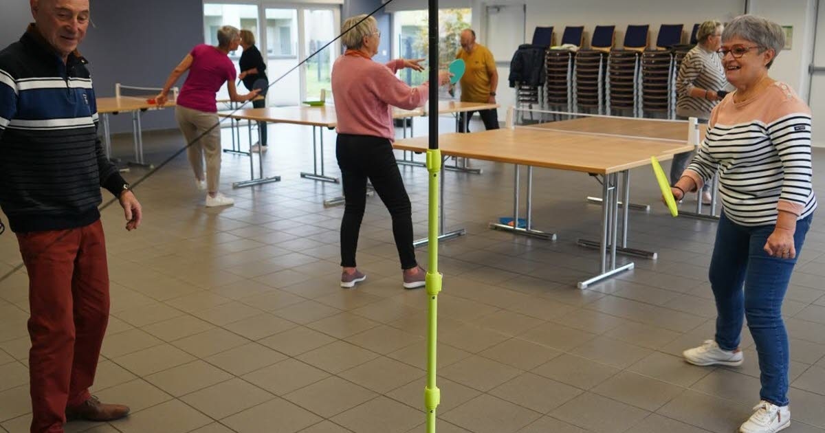 Pulnoy. Le ciaspole sono molto popolari tra gli anziani.