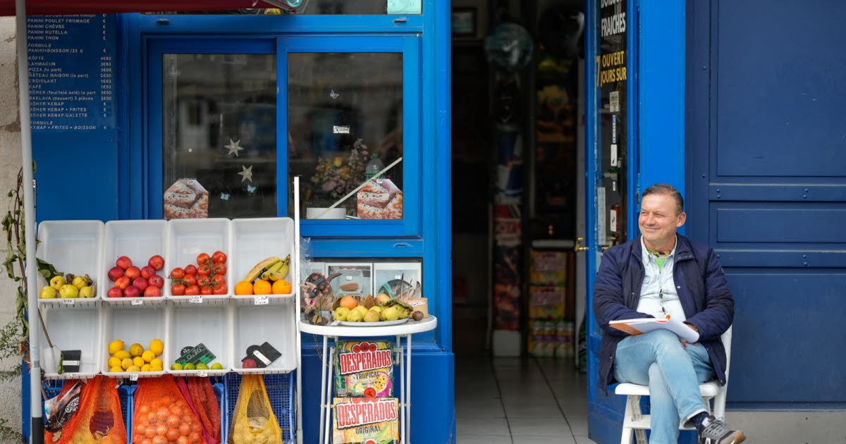 Doubs. Türkiye dağlarından Besançon rıhtımlarına kadar, eşi benzeri olmayan bir bakkal hikayesini anlatıyor