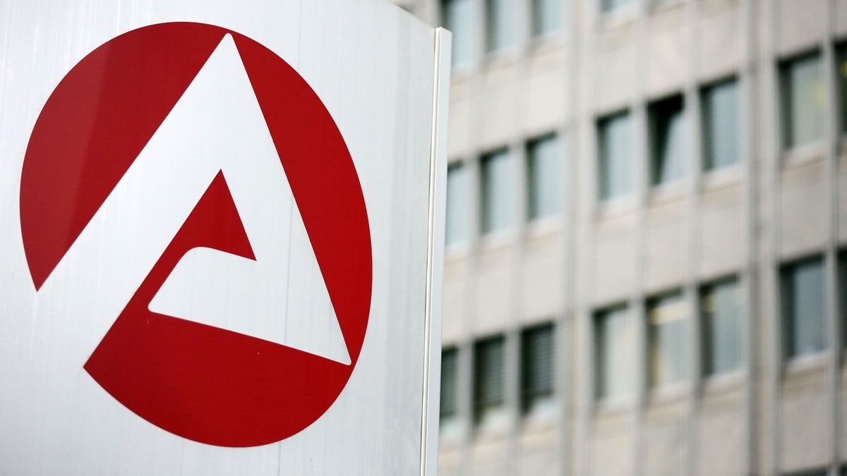 Desemprego: Número de desempregados cai ligeiramente em outubro