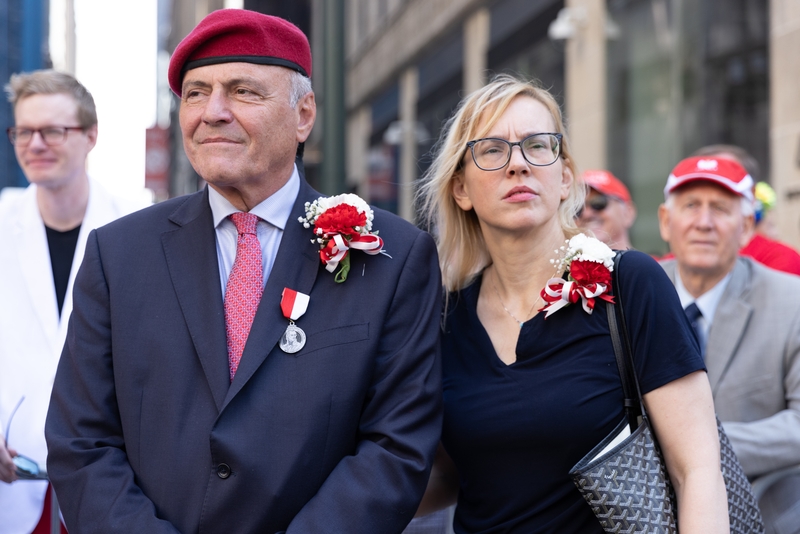 Sliwa critique Mike Bloomberg pour avoir fait un don à la campagne de Cuomo. « Il aurait pu utiliser ces millions pour aider les sans-abri. »