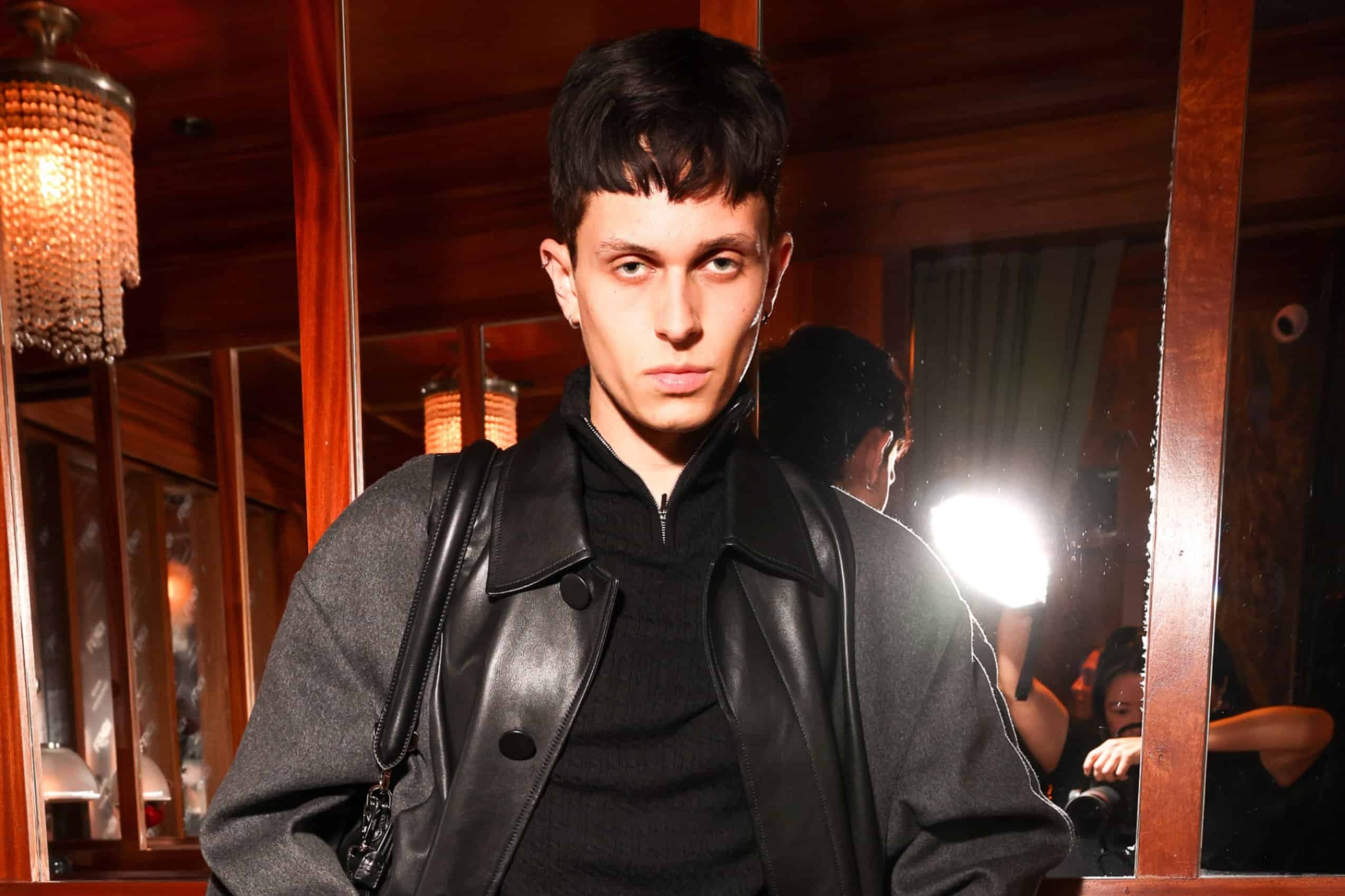 Джейк Флеминг хочет, чтобы вы получали удовольствие от моды, но не забывайте выполнять свою дизайнерскую работу