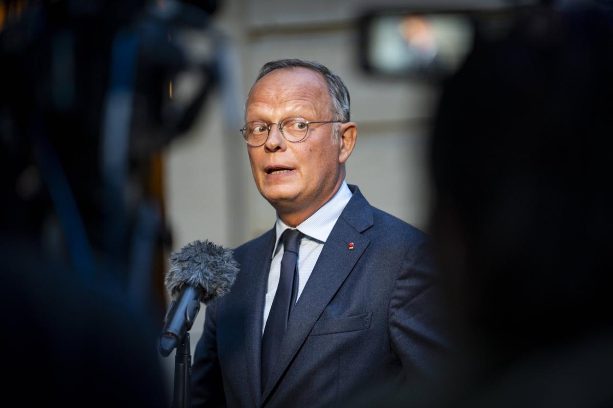 Edouard Philippe'in dikenleri Macron'a pek uymuyor, Emmanuel Grégoire Vincent Bolloré'yi hedef alıyor... "Le Nouvel Obs"un düşüncesizliklerini okuyun