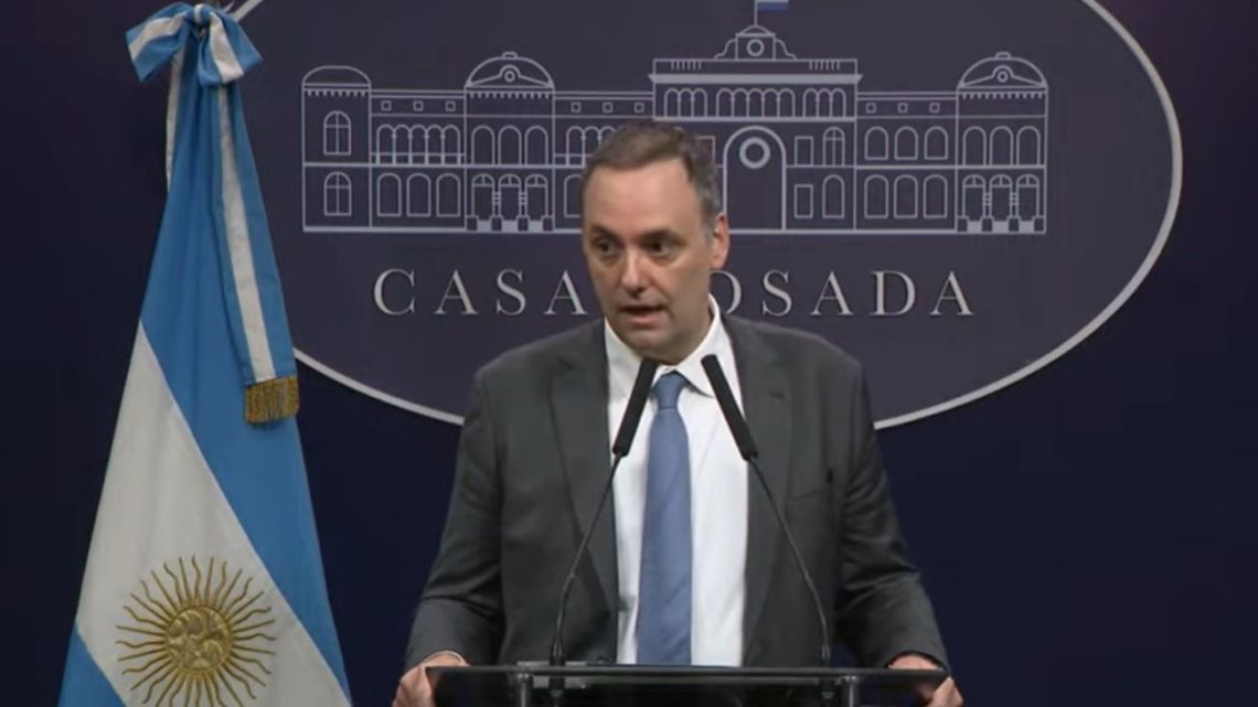 Tras la reunión de Javier Milei con 20 gobernadores, Manuel Adorni ratificó la aplicación de una reforma laboral, impositiva y penal