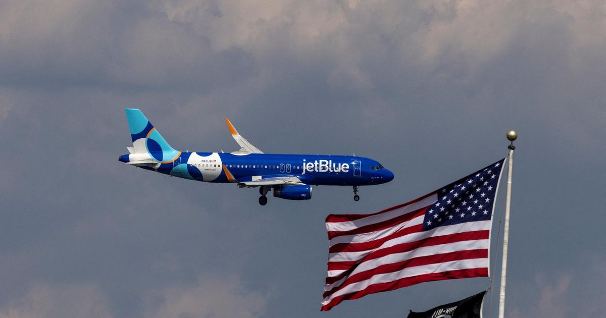 Estados Unidos: Un Airbus A320 se vio obligado a realizar un aterrizaje de emergencia tras perder altitud; varios pasajeros resultaron heridos.