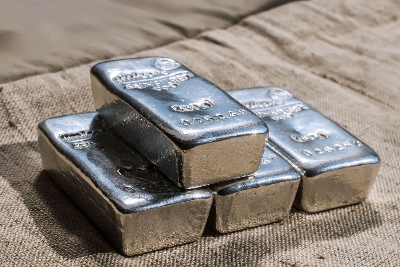 Değerli metaller: Güvenli liman gümüşün fiyatı rekor seviyeye ulaştı