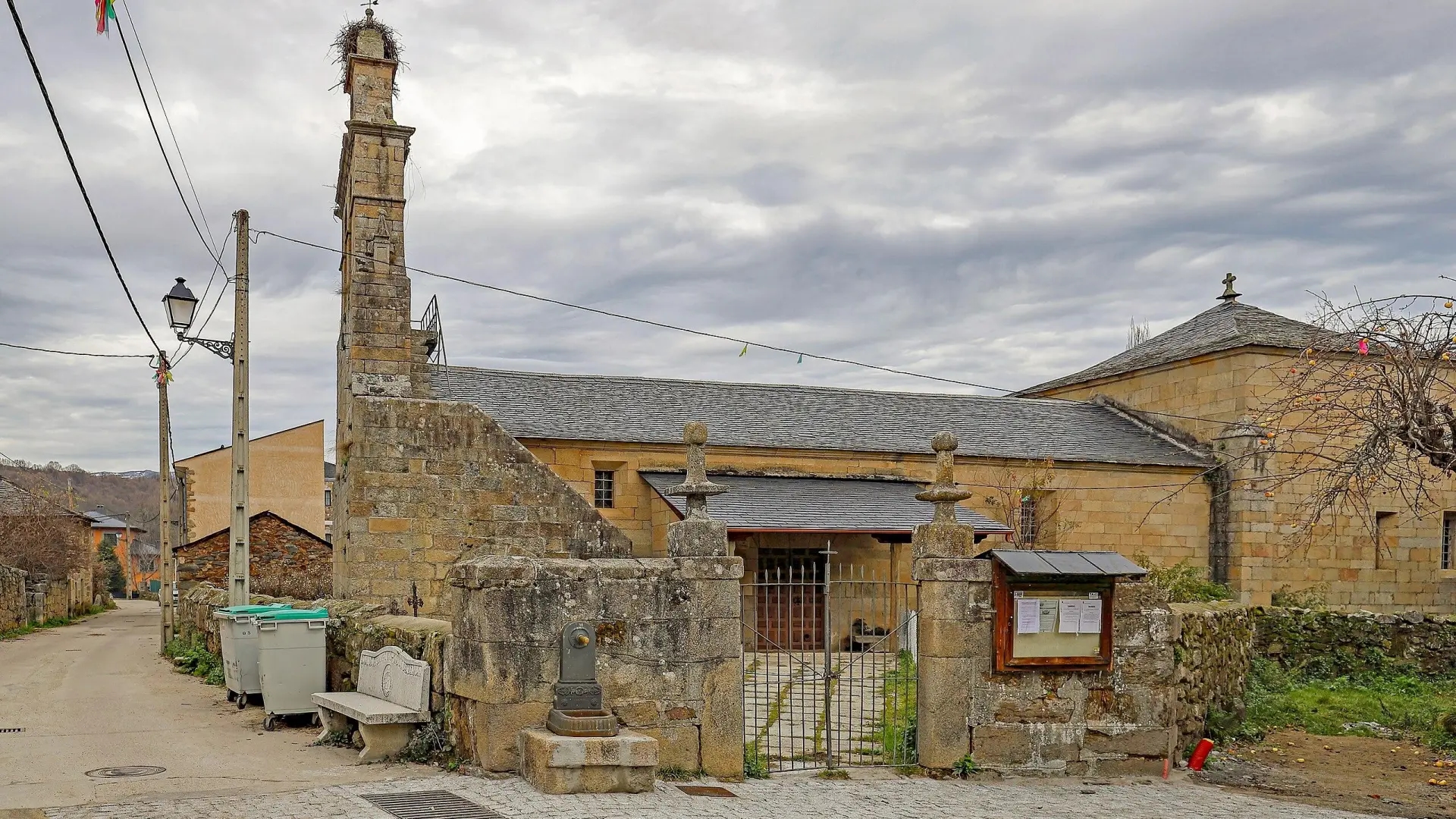 The town of Zamora overlooking the country's most impressive glacial lake