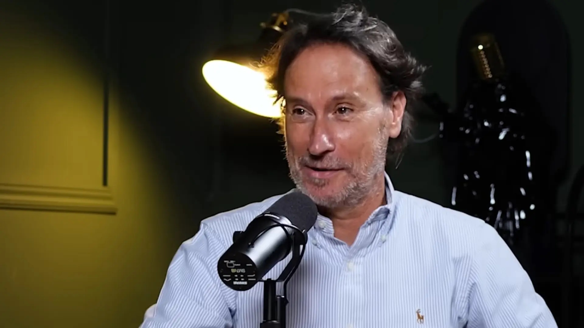 Victor Küppers, Experte für positive Psychologie: „Die Familie verbringt ihre Zeit nicht mehr gemeinsam. Aus Häusern sind Pensionen mit privaten Zimmern geworden.“