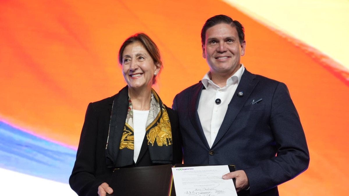 Juan Carlos Pinzón officially announced his candidacy with the endorsement of Oxígeno, Ingrid Betancourt's party: 'Today the country is run by people whose objective is destruction'