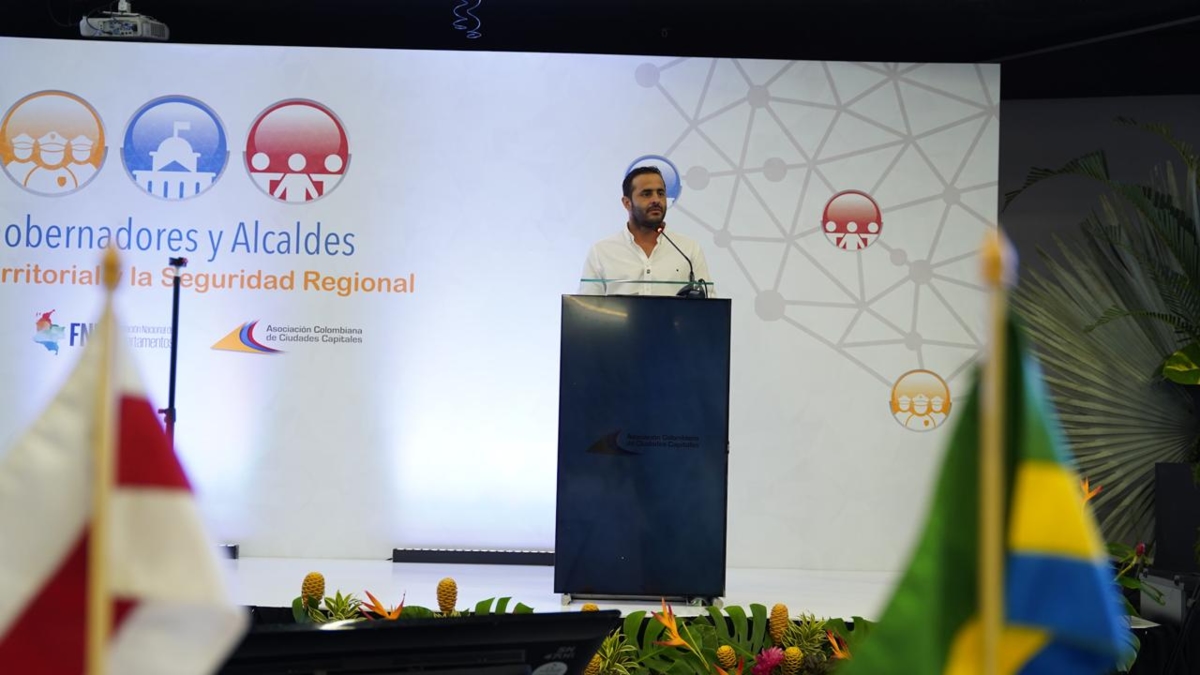 Вот запросы по вопросам безопасности, которые губернаторы и мэры направили президенту Густаво Петро: «Мы просим увеличить бюджет».