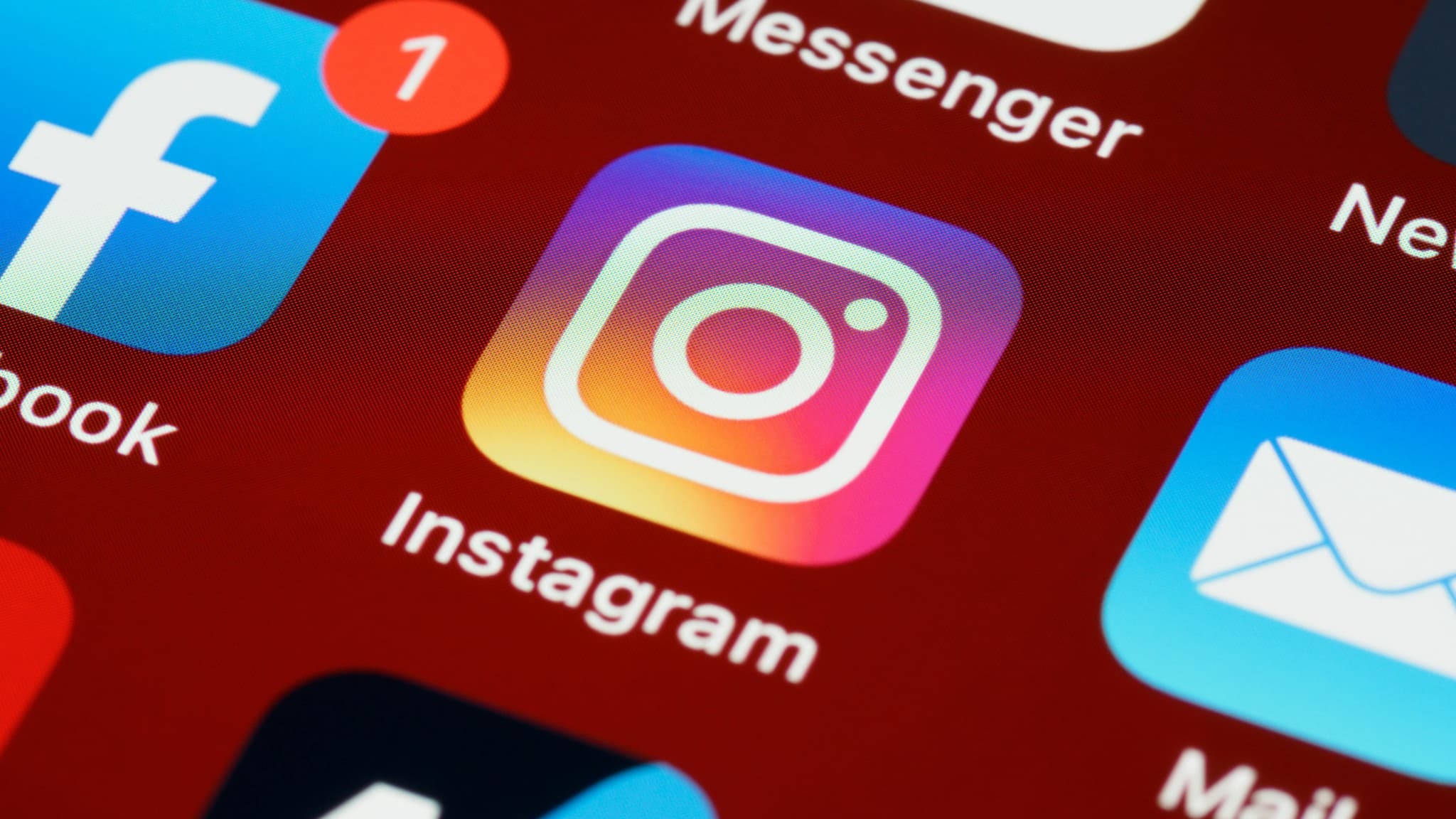 AB'ye göre Facebook ve Instagram'da nefret içerikli içerikleri kaldırmak hâlâ çok zor