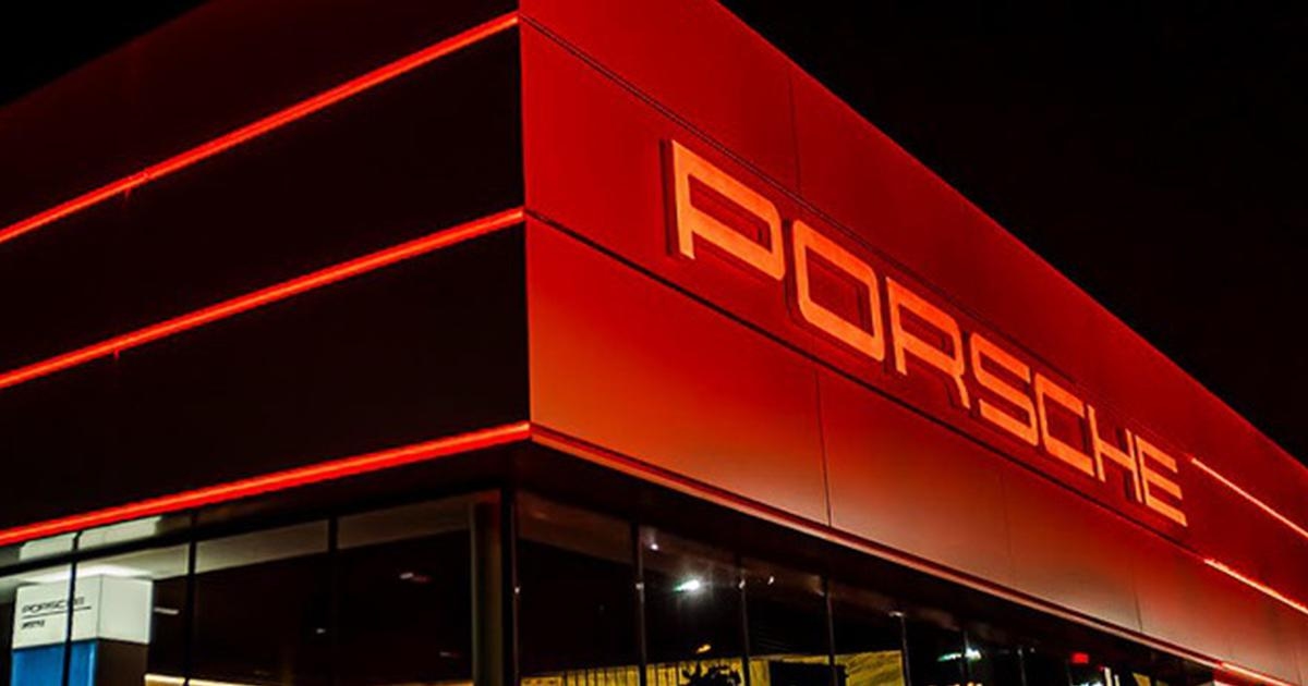 Porsche reports nearly €1 billion quarterly loss. Results below forecasts