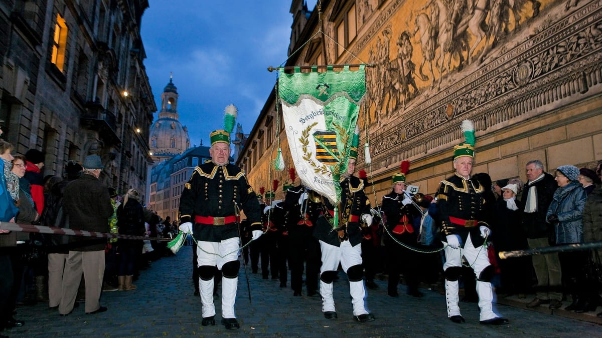 Dresden Striezelmarkt 2025: Mijnwerkersparade keert terug na een pauze van 14 jaar