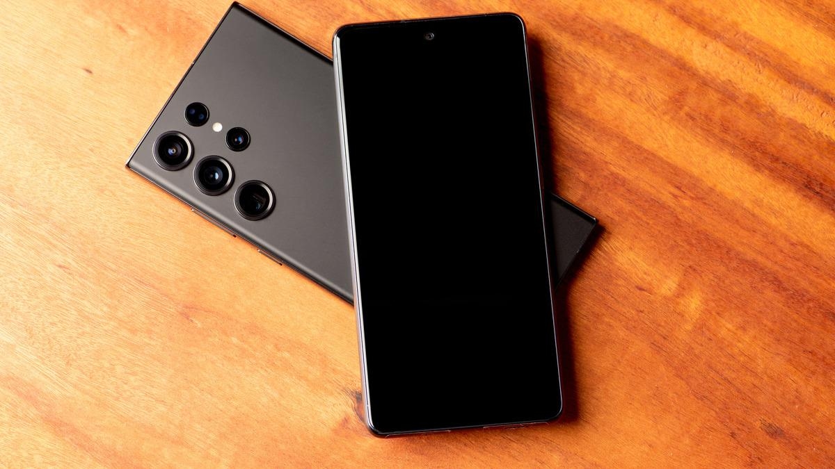 Появились первые официальные намёки на Galaxy S26! (Возможно, стратегия двухпроцессорности вернётся)