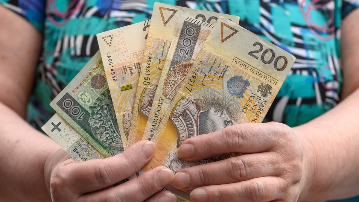 Yaklaşık 1.000 PLN ek emeklilik yardımı. Mama 4 Plus yardımından kimler yararlanabilir?