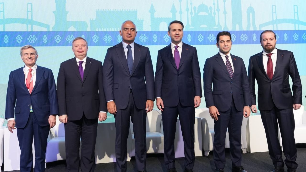 Ministro Bayraktar: "La central nuclear de Akkuyu marcará un punto de inflexión en nuestro camino hacia la diversificación energética".