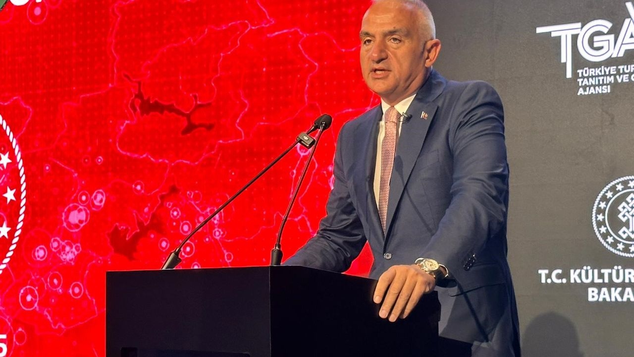 Kultur- und Tourismusminister Mehmet Nuri Ersoy gab die Tourismusdaten des dritten Quartals bekannt.