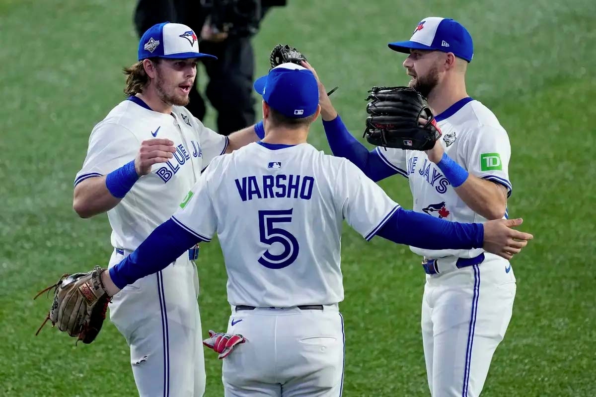Toronto revives the magic: Kirk and Barger make World Series history