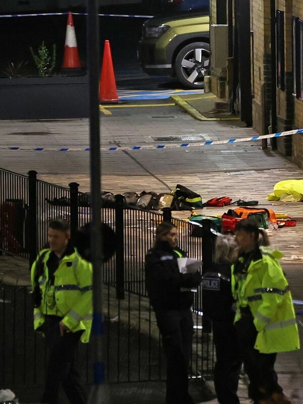 Aynı akşam Huntingdon kasabası yakınlarında bir trene ciddi bir saldırı gerçekleşir.