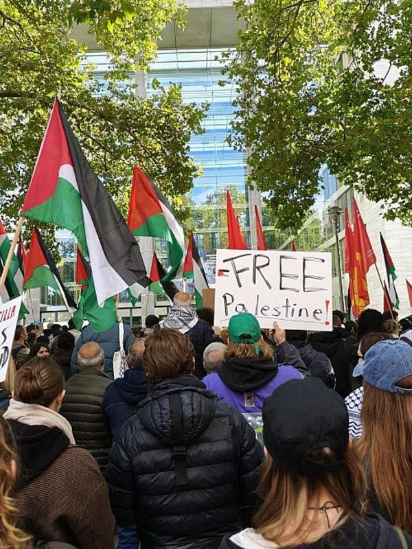 L'ambasciatore israeliano in Germania, Ron Prosor, mette fortemente in guardia contro l'antisemitismo di sinistra in Germania.