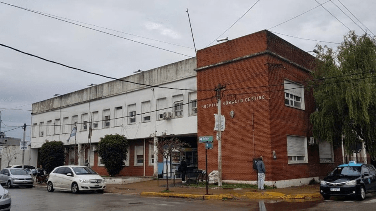 Investigation into the discovery of a fetus in a drain in front of a hospital