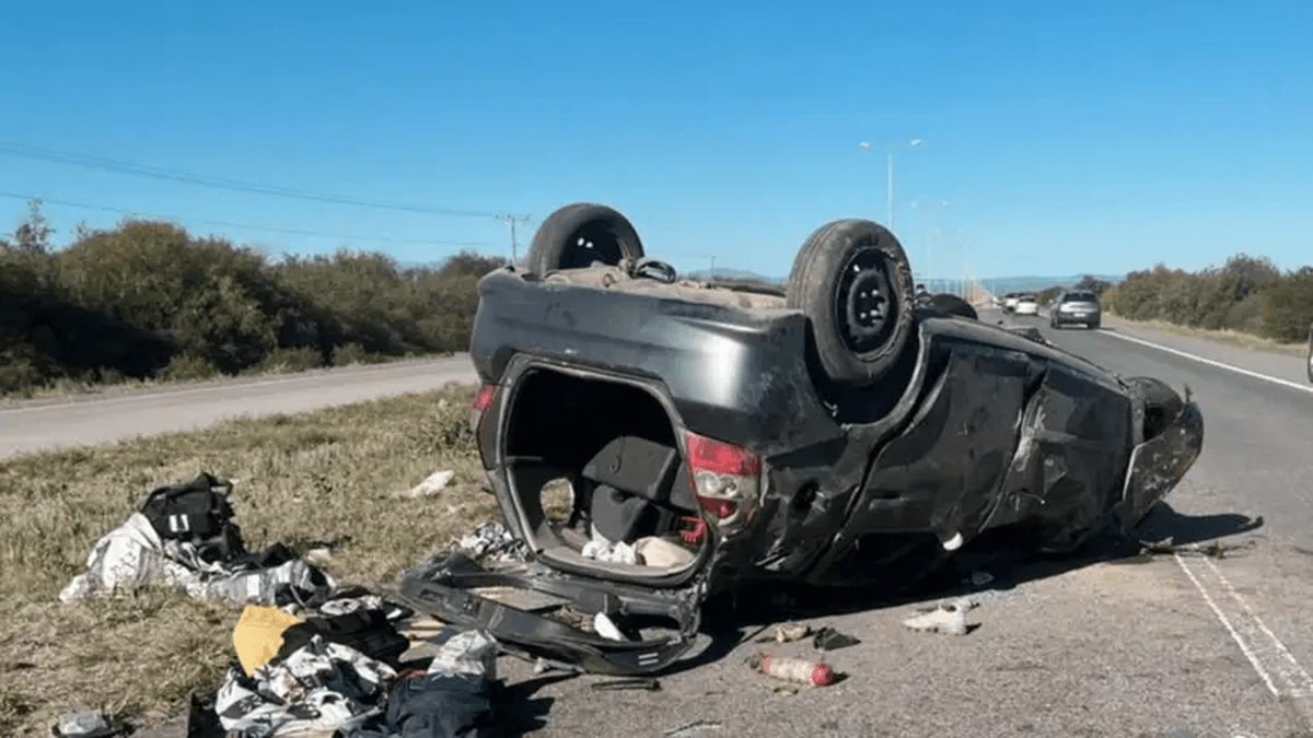 Tragedia en la ruta: un bebé y un adolescente de 18 años murieron tras el vuelco de una familia mendocina en San Luis