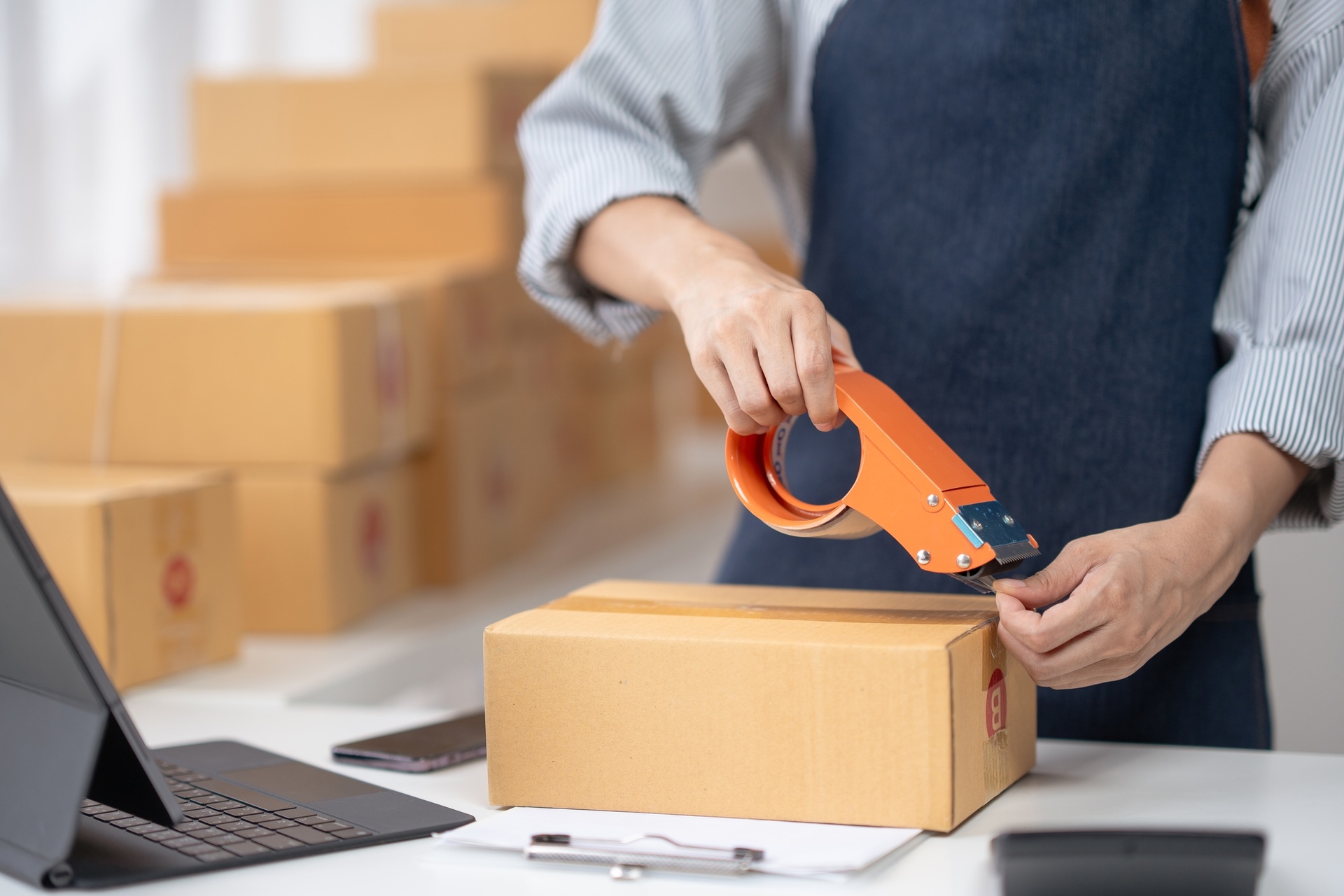 What Is the Fulfillment Center Business Model?
