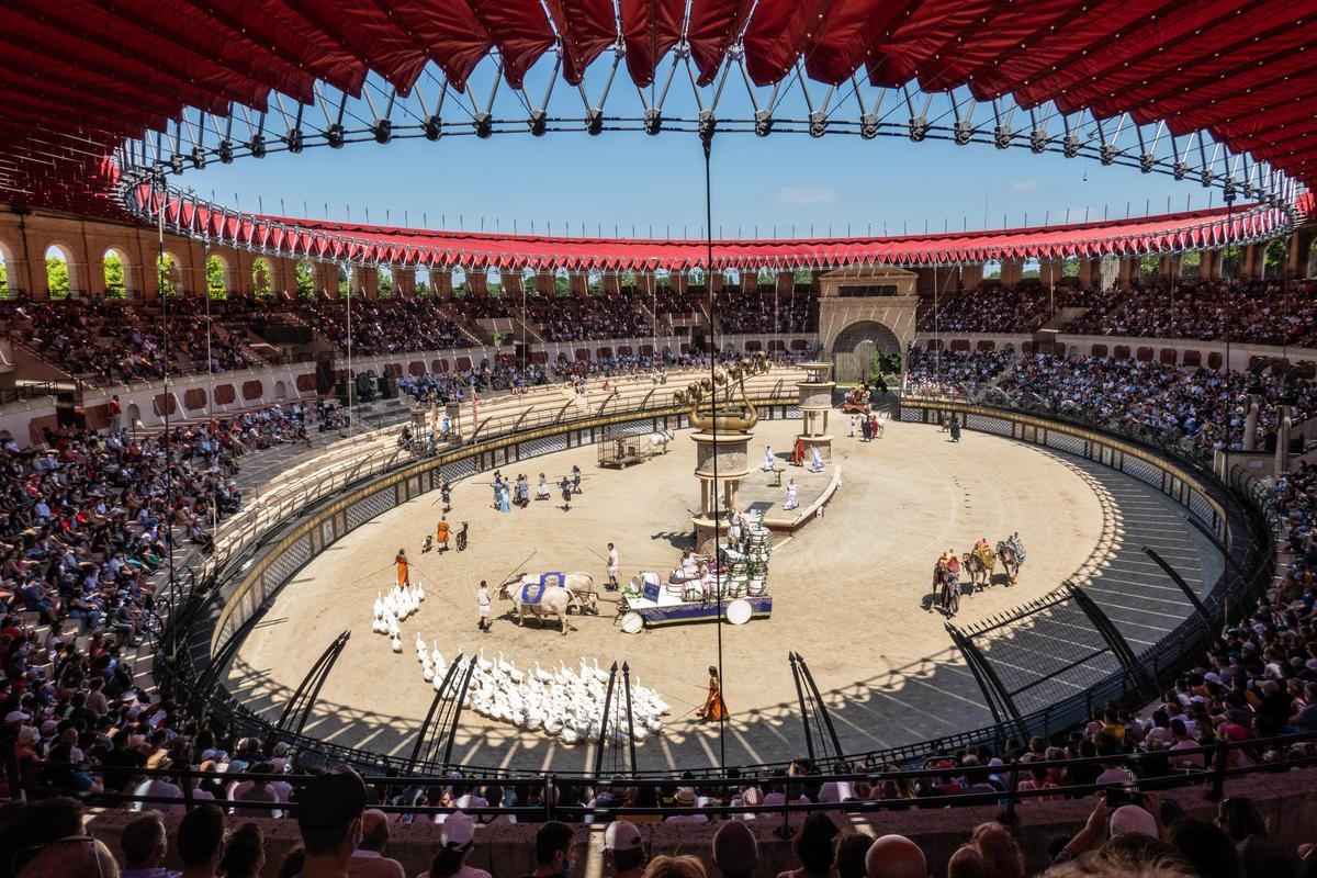 Puy du Fou: con tre milioni di visitatori previsti nel 2025, il parco tematico batte il suo record di presenze