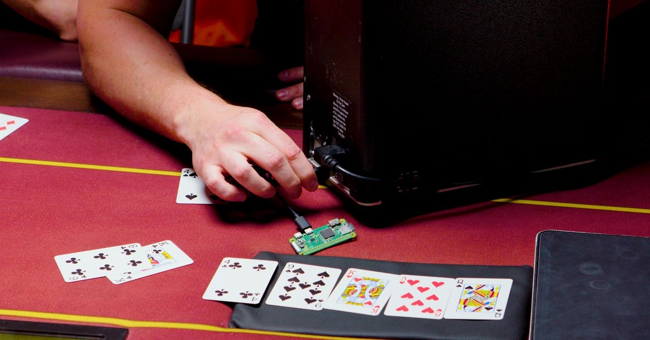 Hacklenen Kart Karıştırıcıların NBA'i Sarsan Mafya Destekli Bir Poker Dolandırıcılığını Nasıl Başlattığı İddia Ediliyor