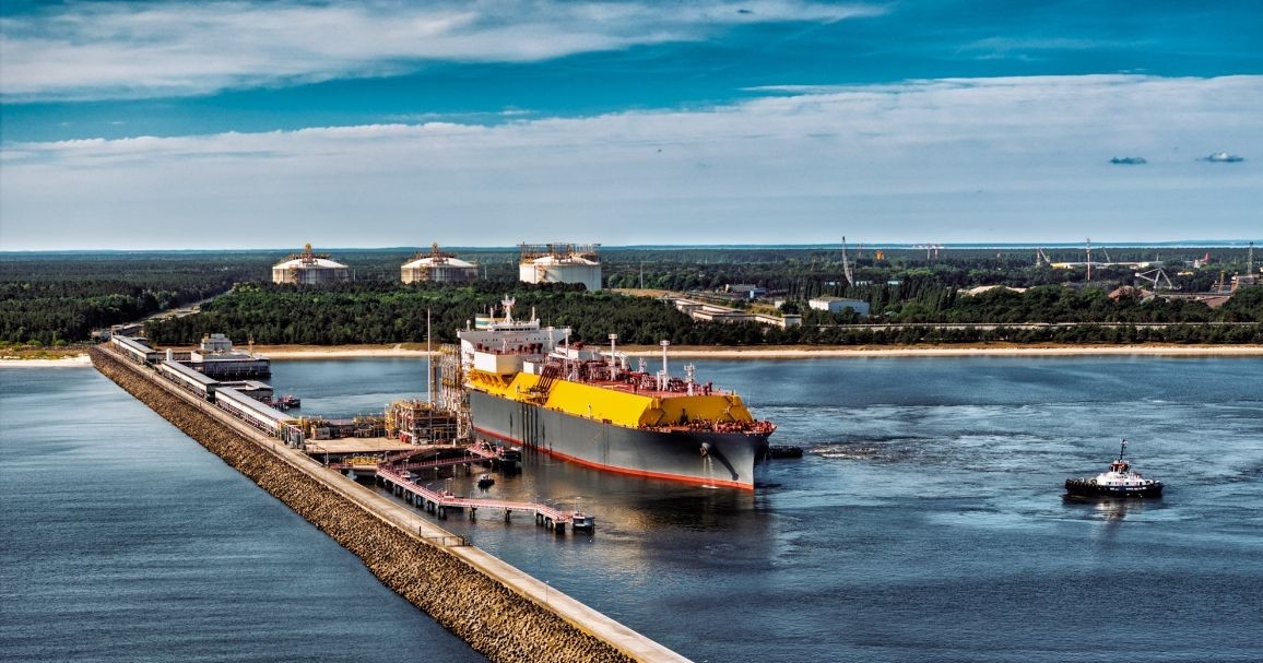A Polônia busca atuar como um centro para o aumento do fornecimento de gás natural liquefeito (GNL) dos EUA para a Ucrânia e a Eslováquia.
