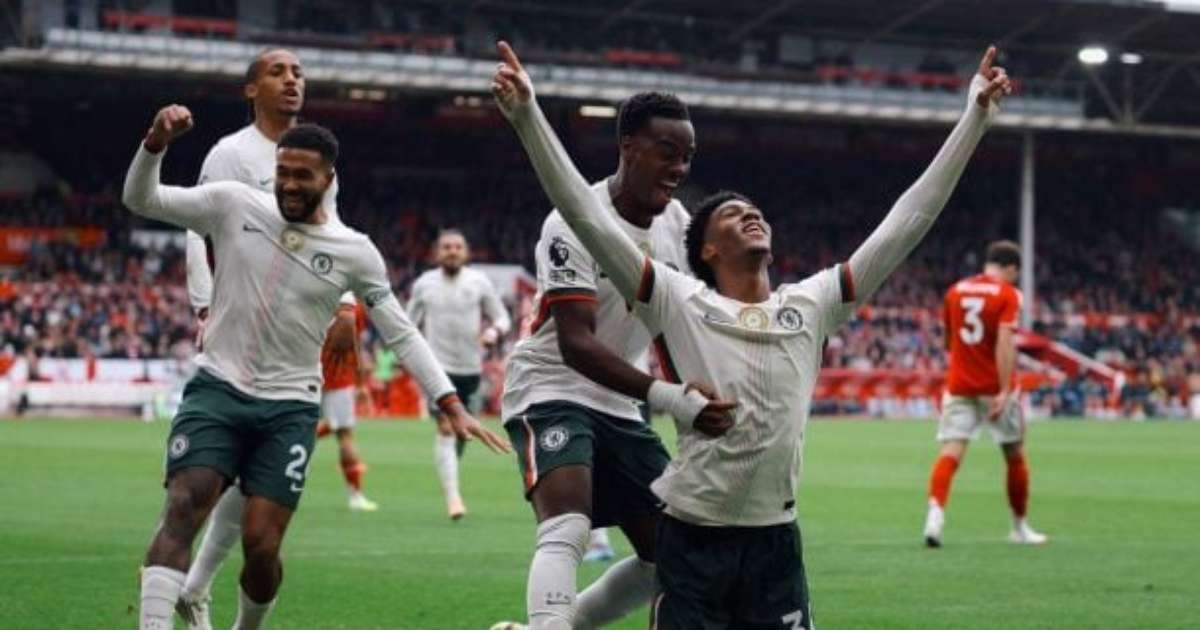 Chelsea easily beat Nottingham and stay close to the leaders