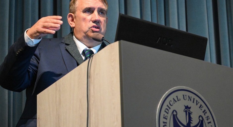 Kosten: 1,5 miljard PLN per jaar. Moeten medische stages worden afgeschaft? KRAUM-directeur: universiteiten zijn er klaar voor.