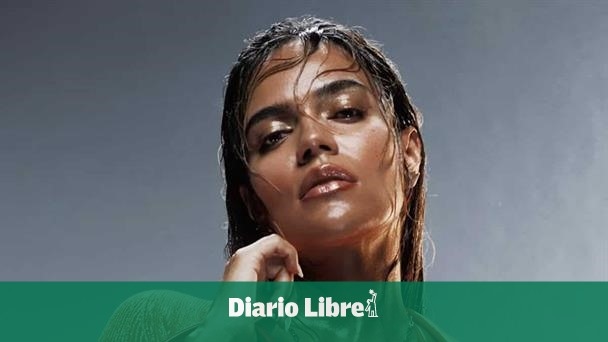 Karol G lança coleção de moda com a Diesel.